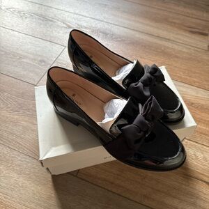 BANDOLINO Black Patent Leather Loafers